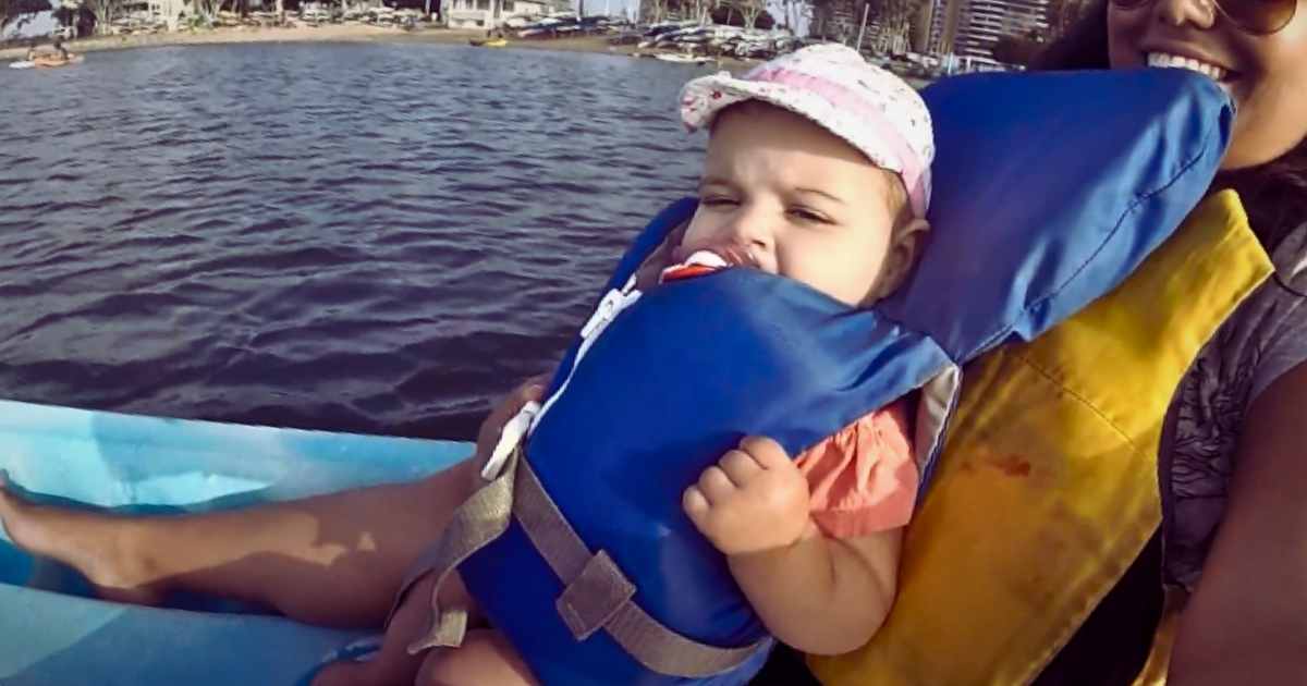 Age recommendation for kayaking with an infant.